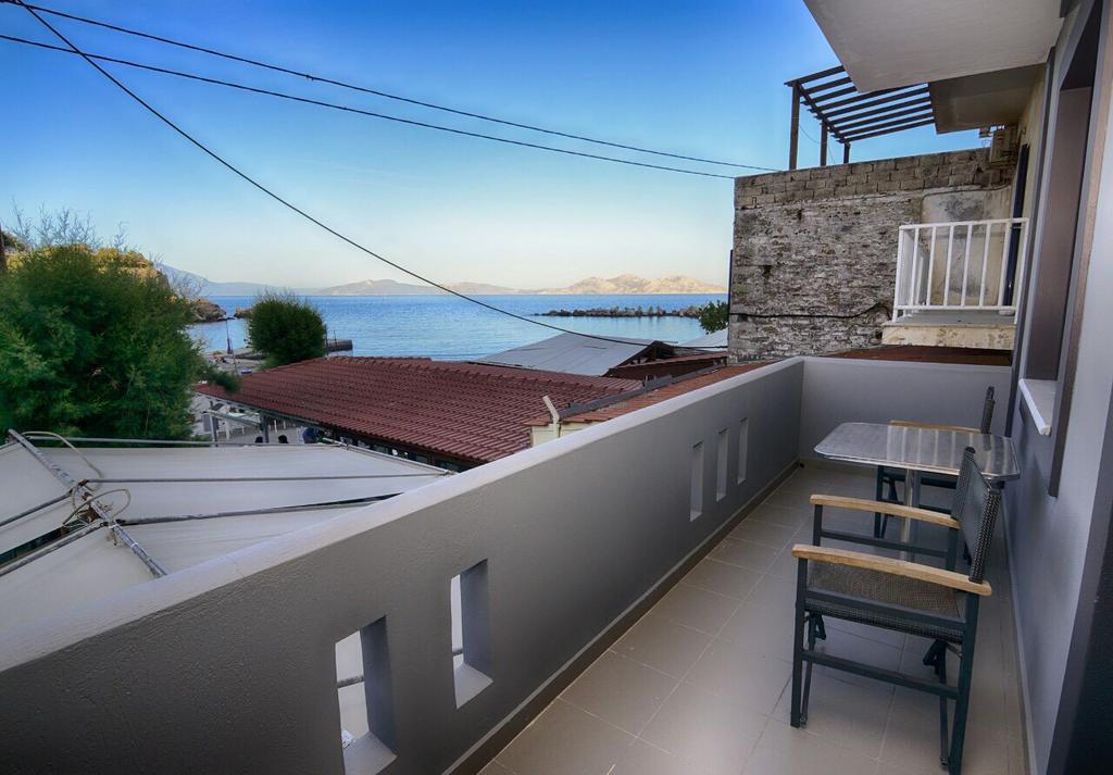 Melissa Rooms Agios Kirykos  ภายนอก รูปภาพ